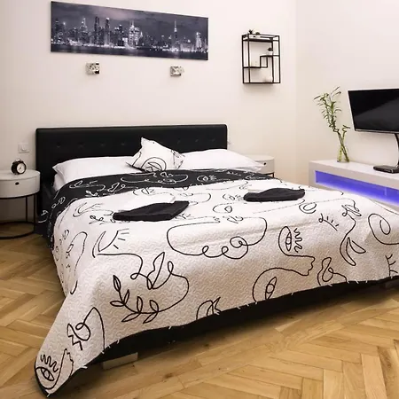 Black & White Apartment Prague By Wenceslas Square And Muzeum Room photo