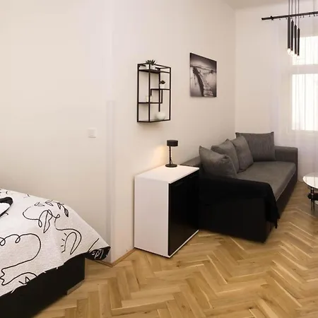 Black & White Apartment Prague By Wenceslas Square And Muzeum Exterior photo