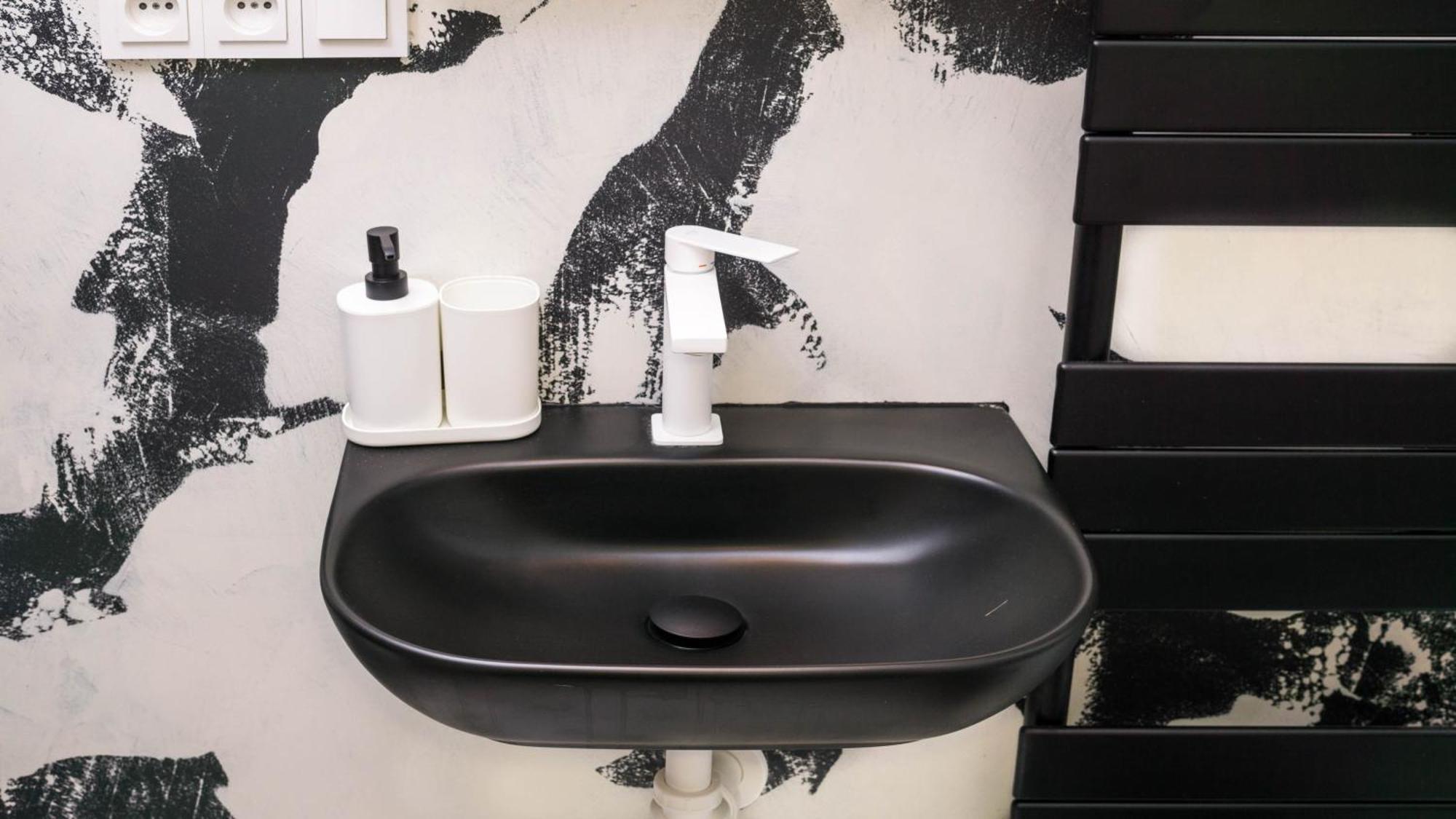 Black & White Apartment Prague By Wenceslas Square And Muzeum Апартаменты *