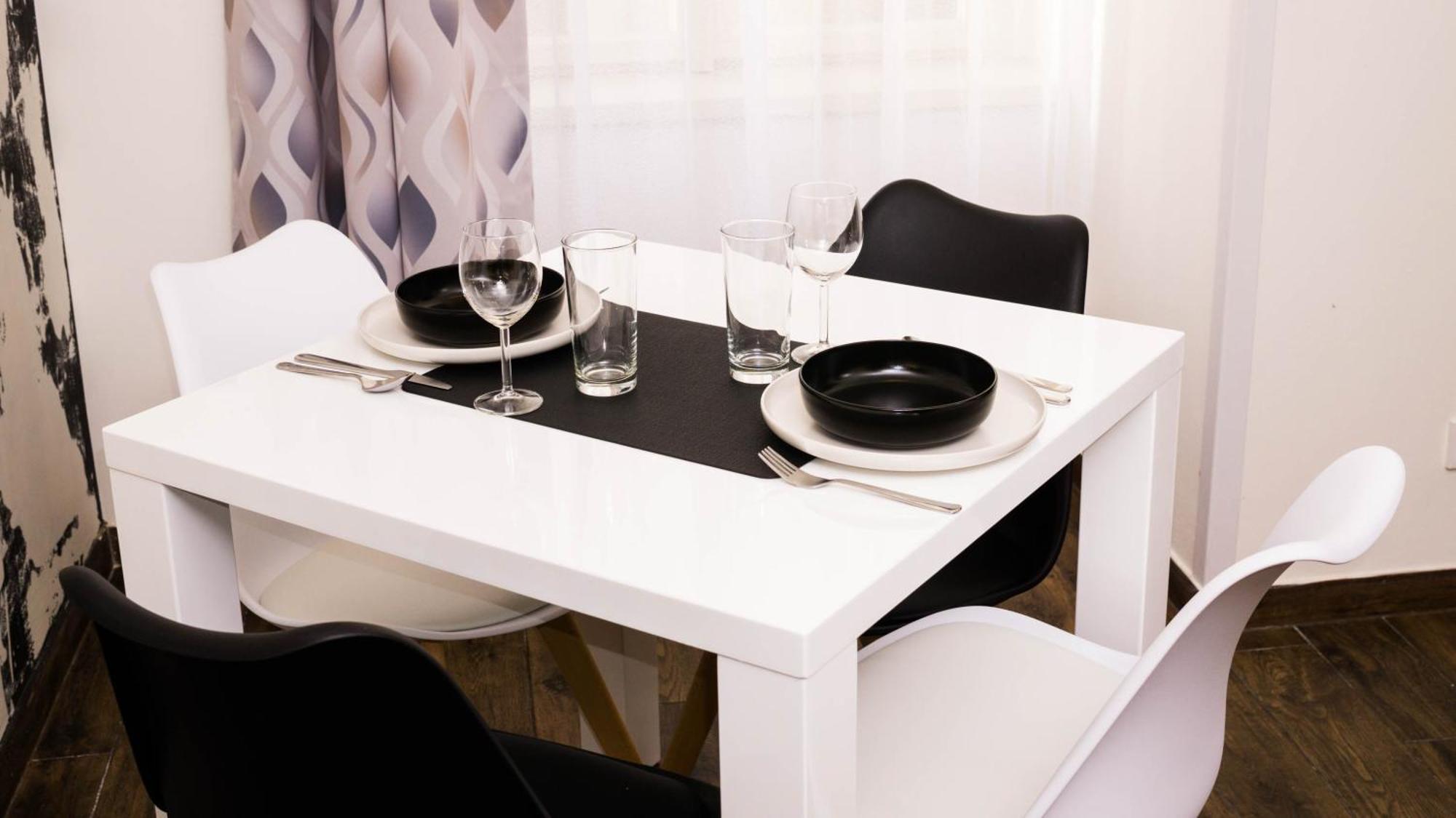 Black & White Apartment Prague By Wenceslas Square And Muzeum Апартаменты Прага