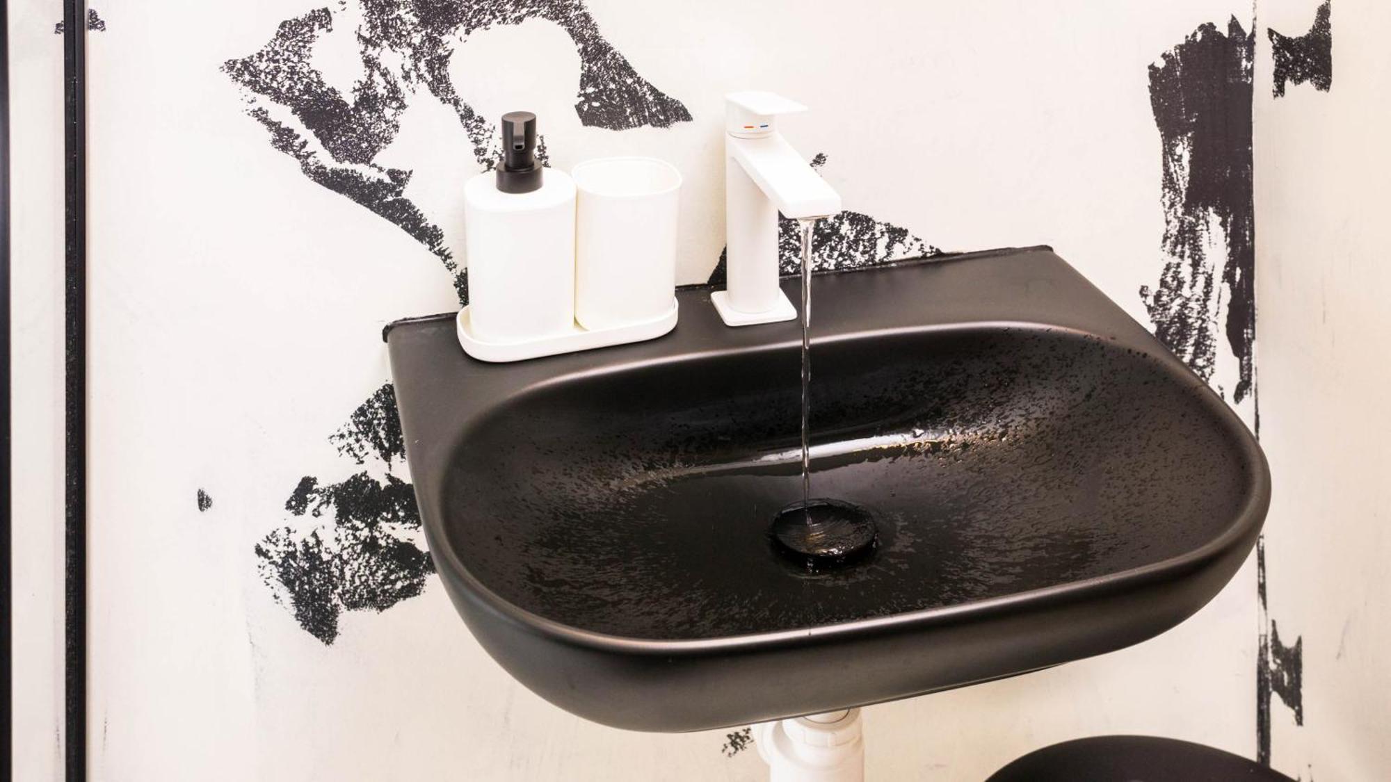 Black & White Apartment Prague By Wenceslas Square And Muzeum Прага