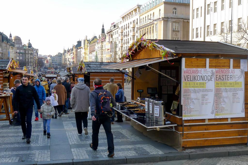 Black & White Apartment Prague By Wenceslas Square And Muzeum Апартаменты *